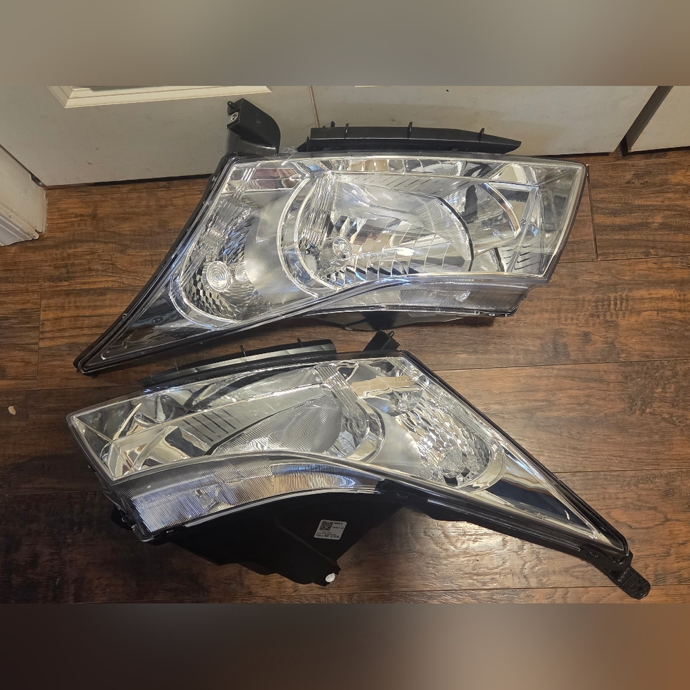 Headlight Assembly for 2011 2012 2013 2014 2015 Chevy Cruze LS/LT/LTZ 2016 Chevr